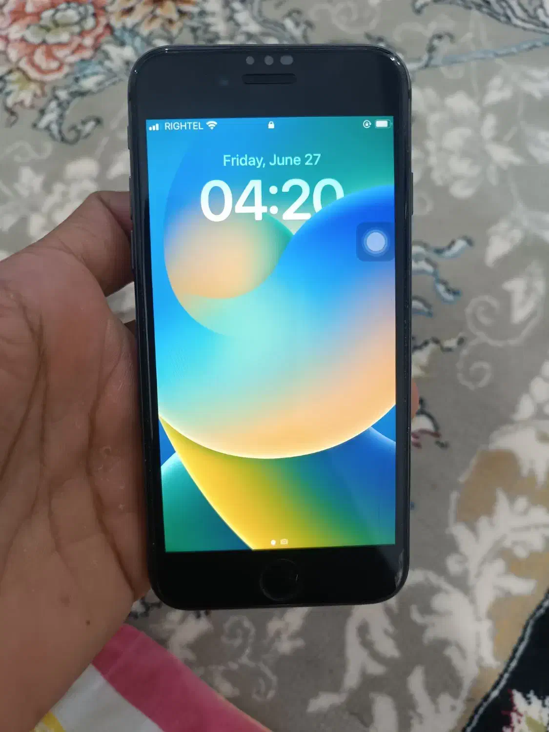 اپل iPhone 8 با حافظهٔ ۱۲۸ گیگابایت|موبایل|قشم, |دیوار
