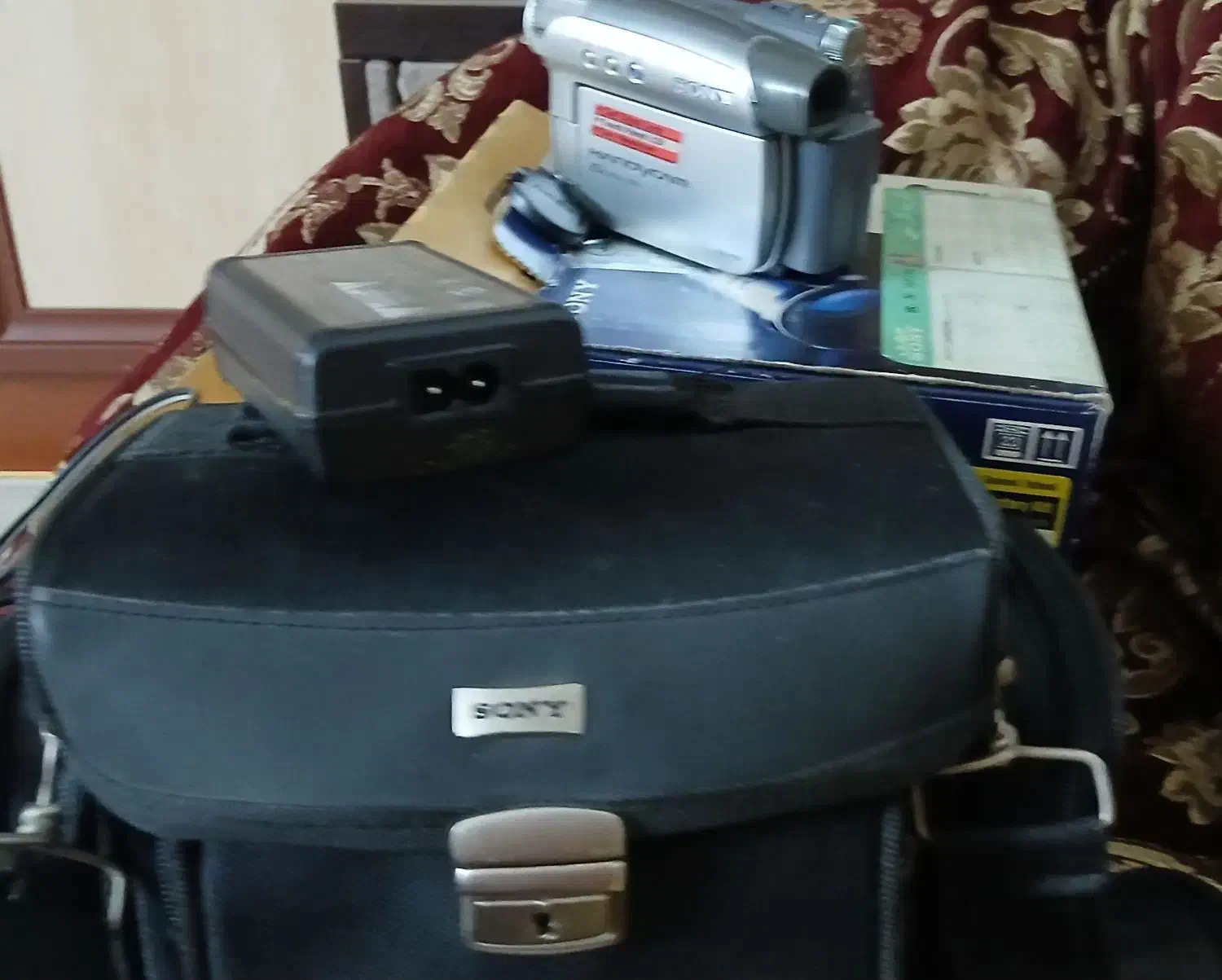 دوربین هندیکم سونی اصل  ژاپنی مارک  DCRHC26E|دوربین عکاسی و فیلم‌برداری|تهران, امامت|دیوار