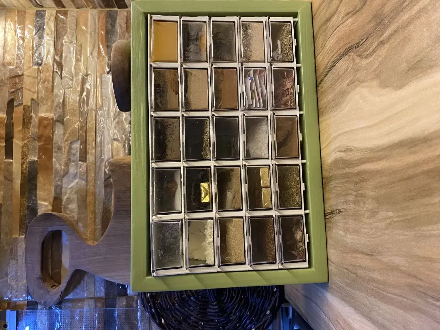 جا ادویه چوبی|آب‌چکان و نظم‌دهنده ظروف|مشهد, شهید بهشتی|دیوار