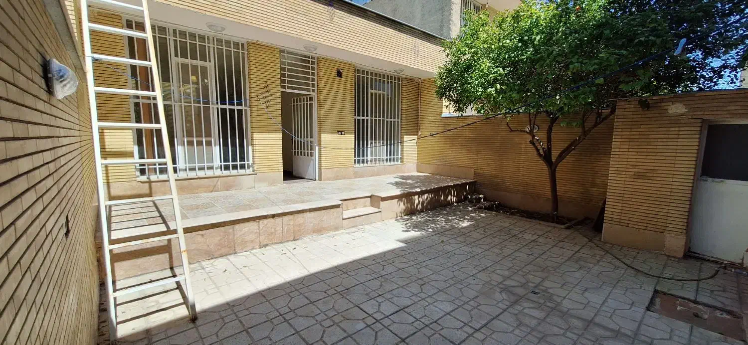 ویلایی یک طبقه دربست،بلوار عدالت،خ منطق،عدل غربی|اجارهٔ خانه و ویلا|شیراز, عادل آباد|دیوار