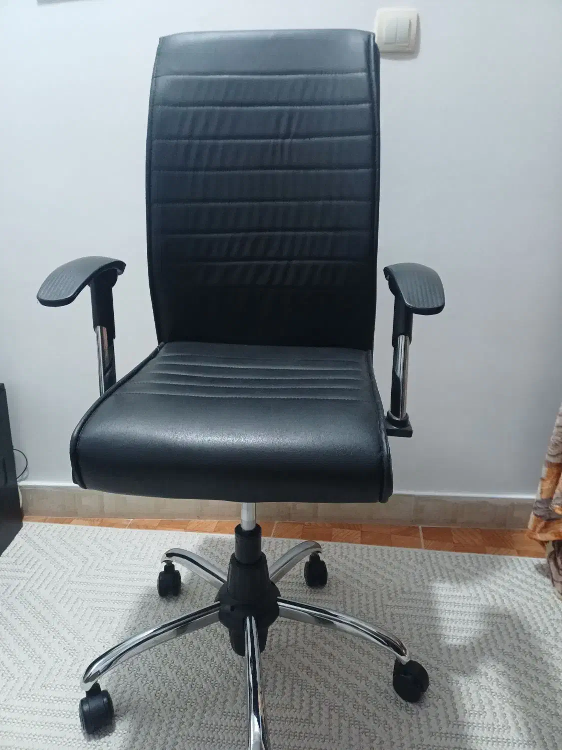 صندلی اداری کاملا سالم|مبلمان اداری|صومعهسرا, |دیوار