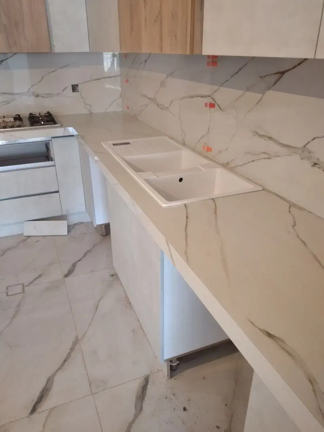 کاشی کار وسرامیک کار حرفه ای تضمینی|خدمات پیشه و مهارت|تبریز, |دیوار