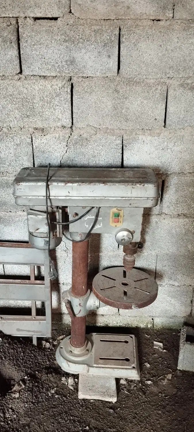 دریل ایستاده|ماشین‌آلات صنعتی|سنگر, |دیوار