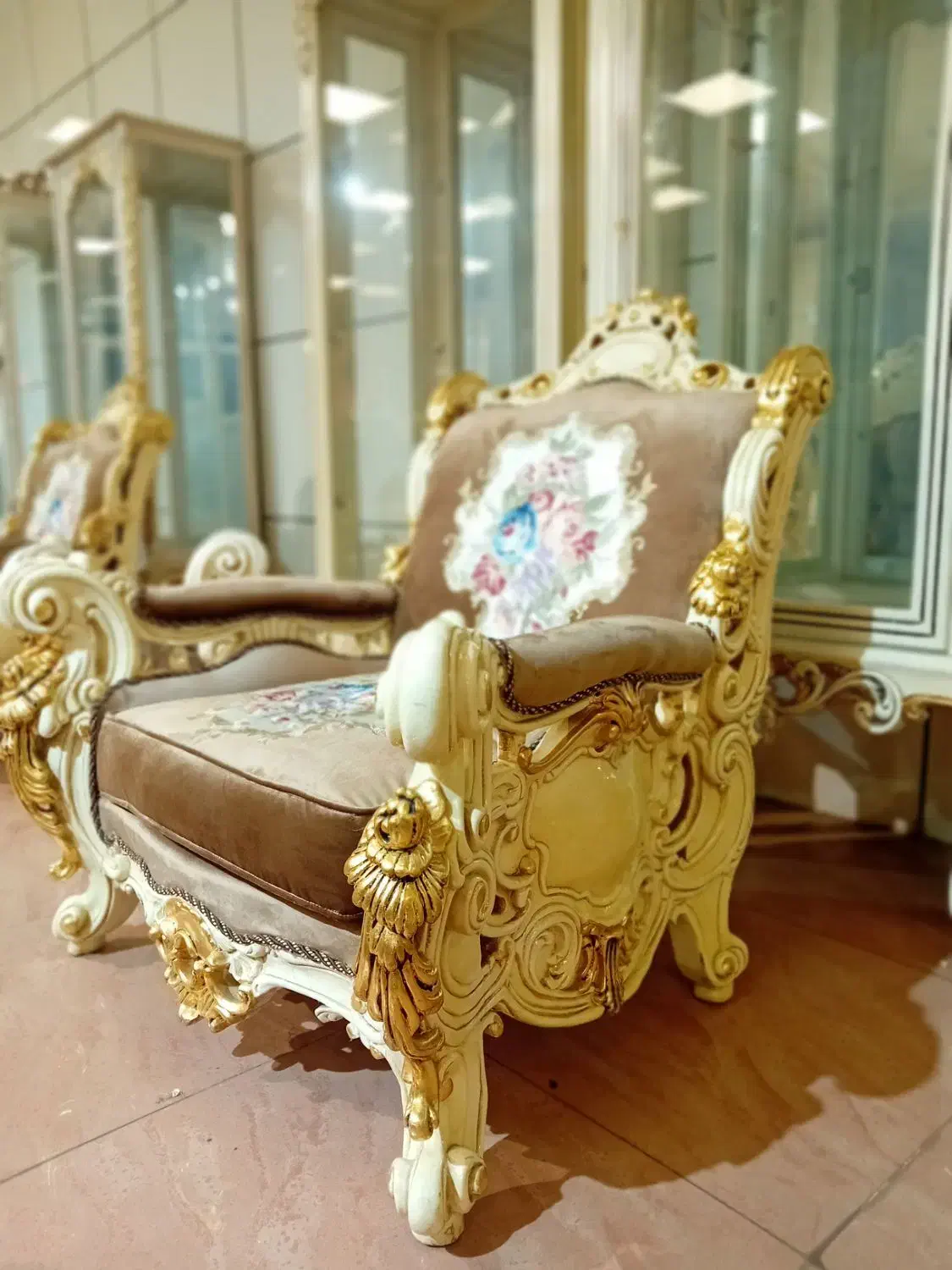 مبل سلطنتی|مبلمان خانگی و میز عسلی|خوی, |دیوار