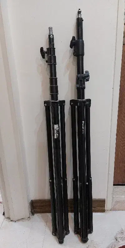 فلاش استودیویی به همراه پایه|دوربین عکاسی و فیلمبرداری|ری, دیلمان|دیوار