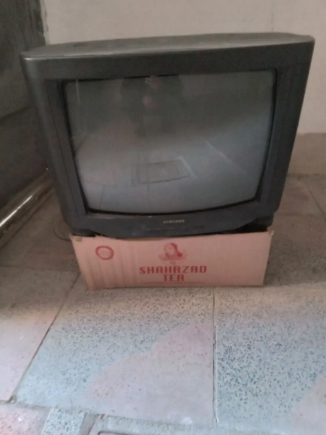 تلوزیون رنگی|تلویزیون و پروژکتور|مبارکه, |دیوار