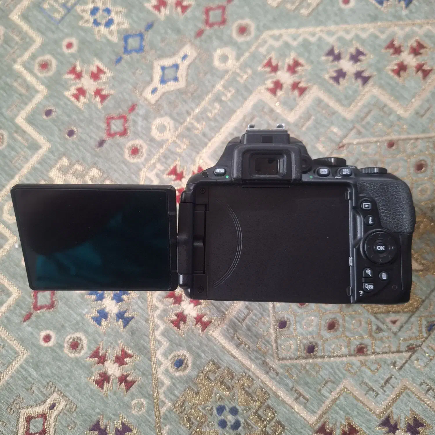 دوربین عکاسی نیکون d5500 در حد نو با جعبه و کیف|دوربین عکاسی و فیلمبرداری|شیراز, زرهی|دیوار