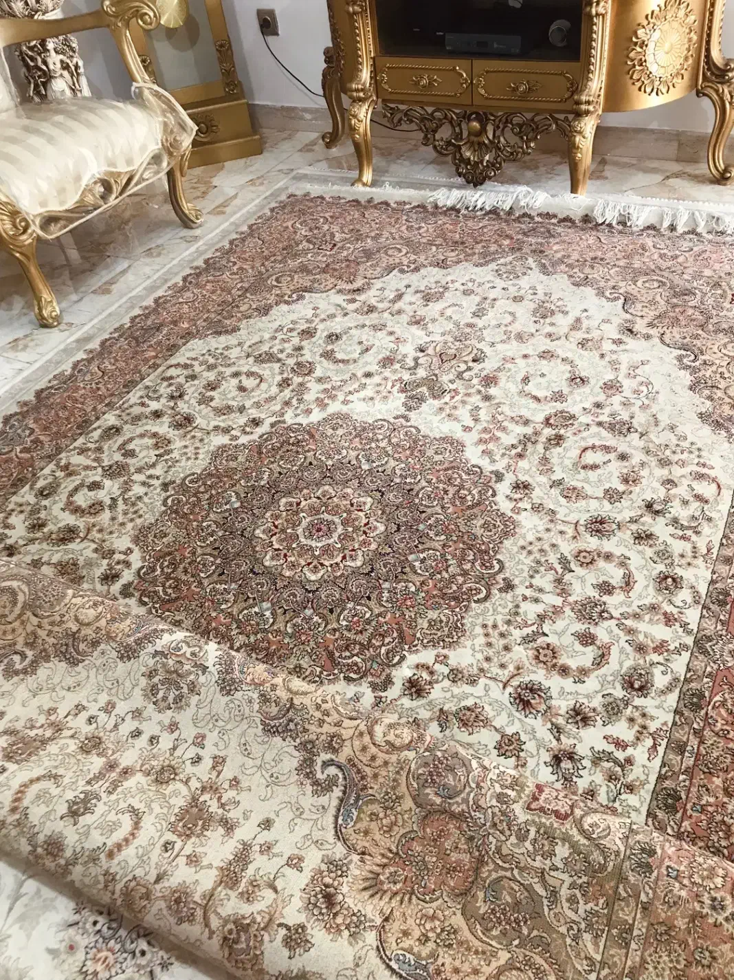 فرش ۷۰۰ شانه تراکم ۲۵۵۰ نگین مشهد|فرش|رشت, پل تالشان|دیوار