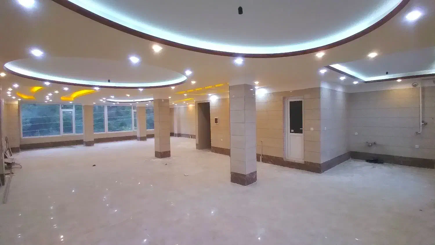 رهن و اجاره ساختمان تجاری|اجارهٔ مغازه و غرفه|لنگرود, |دیوار