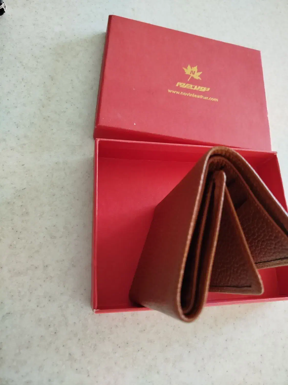 نوین چرم|کیف، کفش، کمربند|تبریز, |دیوار