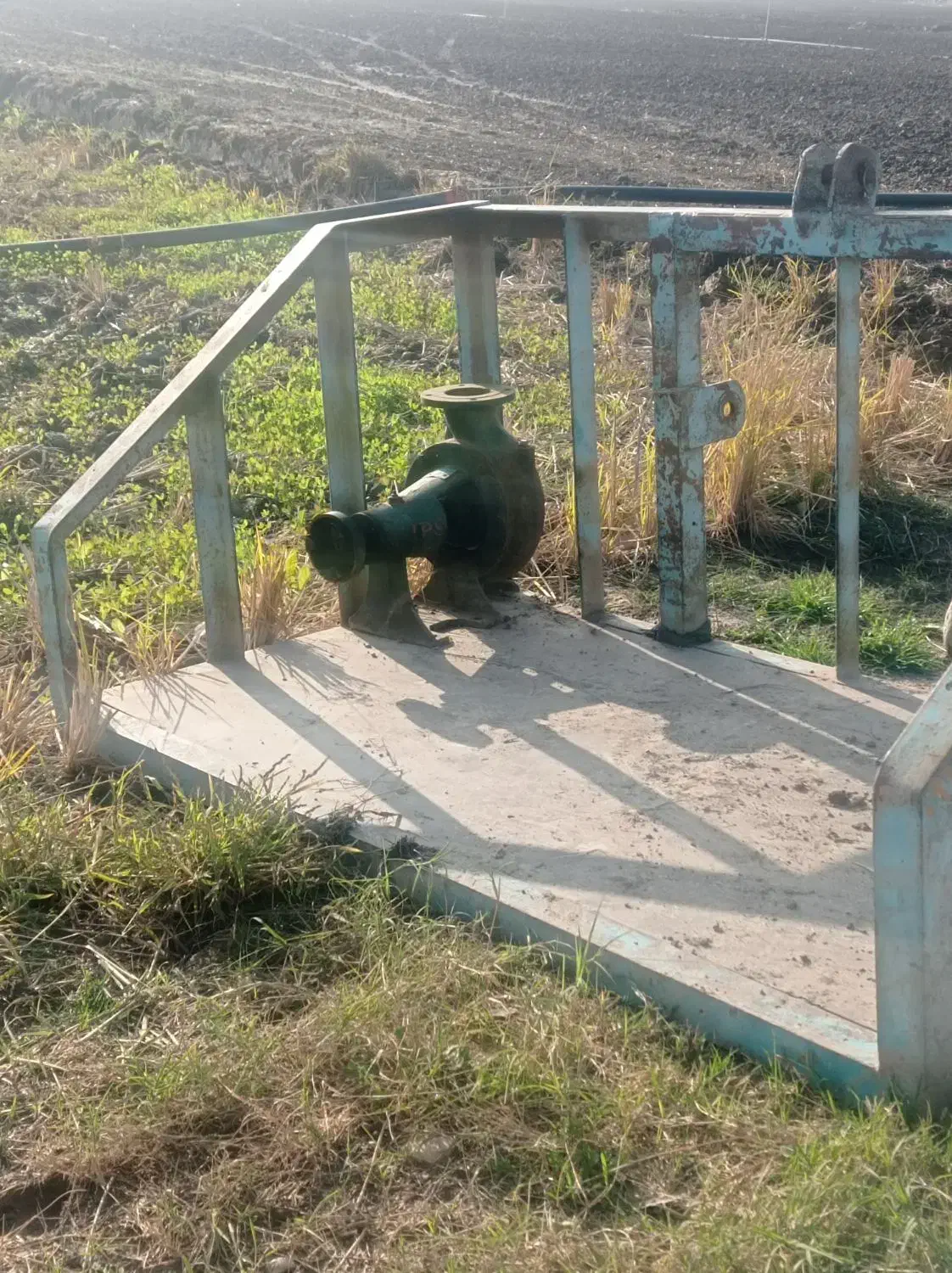 پمب آب|ماشین‌آلات صنعتی|گنبد کاووس, |دیوار