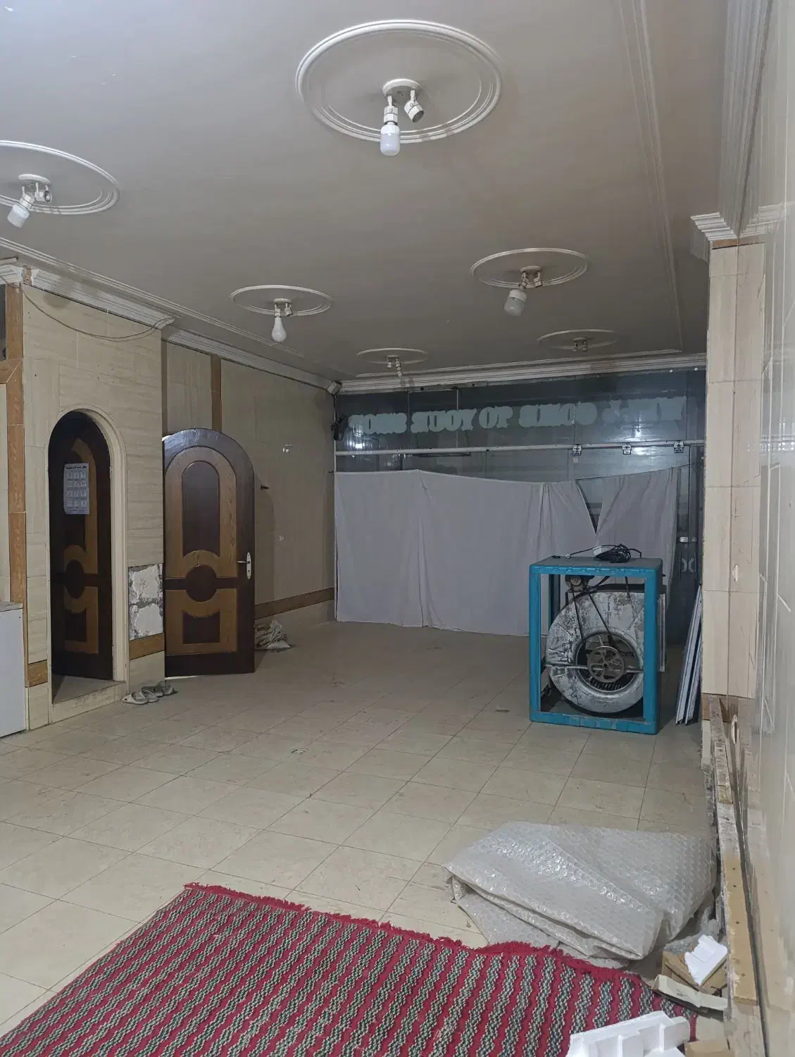 اجاره مغازه همکف و زیرزمین|اجارهٔ دفتر کار، اتاق اداری، مطب|خمینی‌شهر, |دیوار