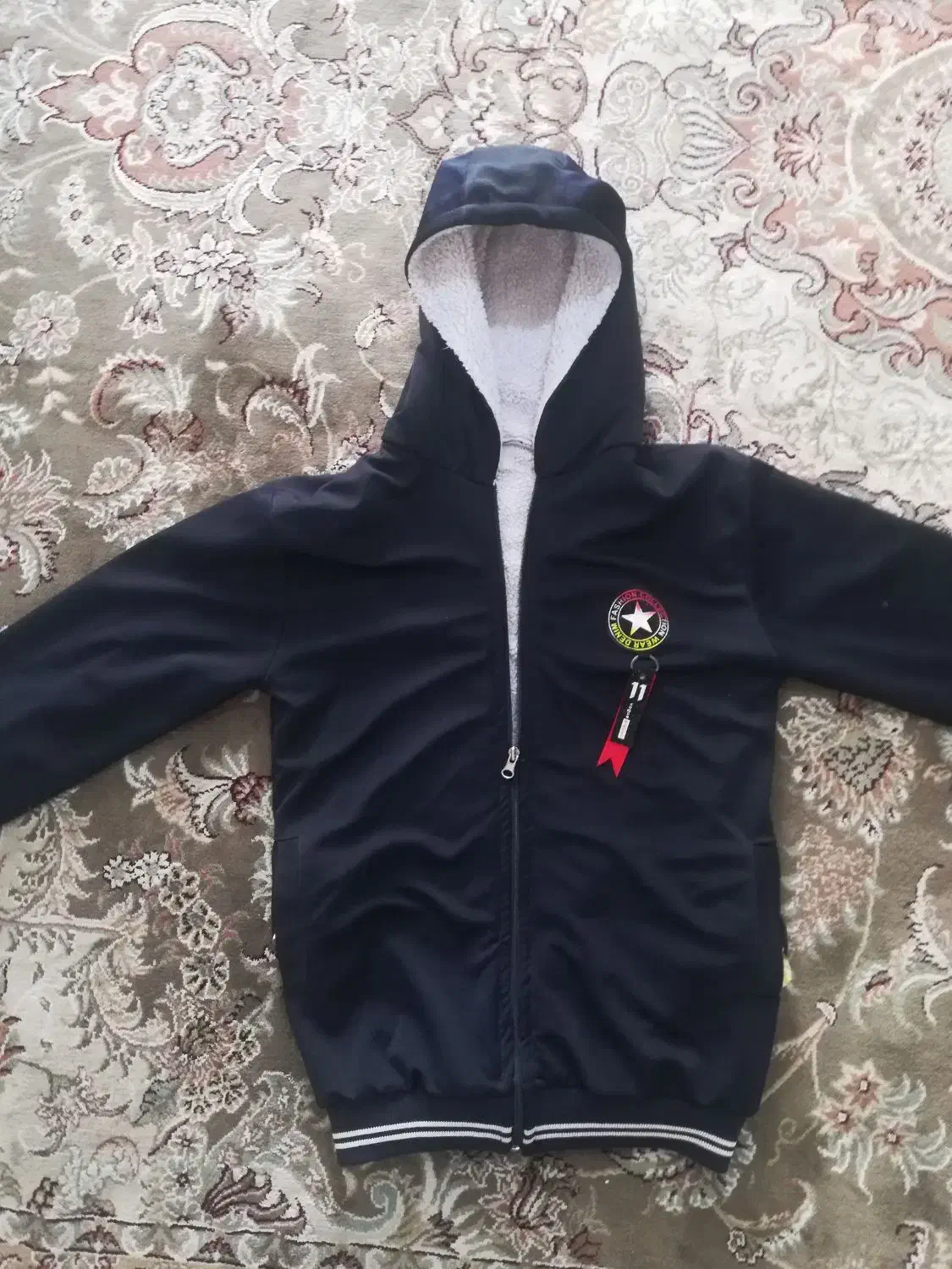 سوشرت نو نو نو|لباس|پاکدشت, پاکدشت (مامازند)|دیوار