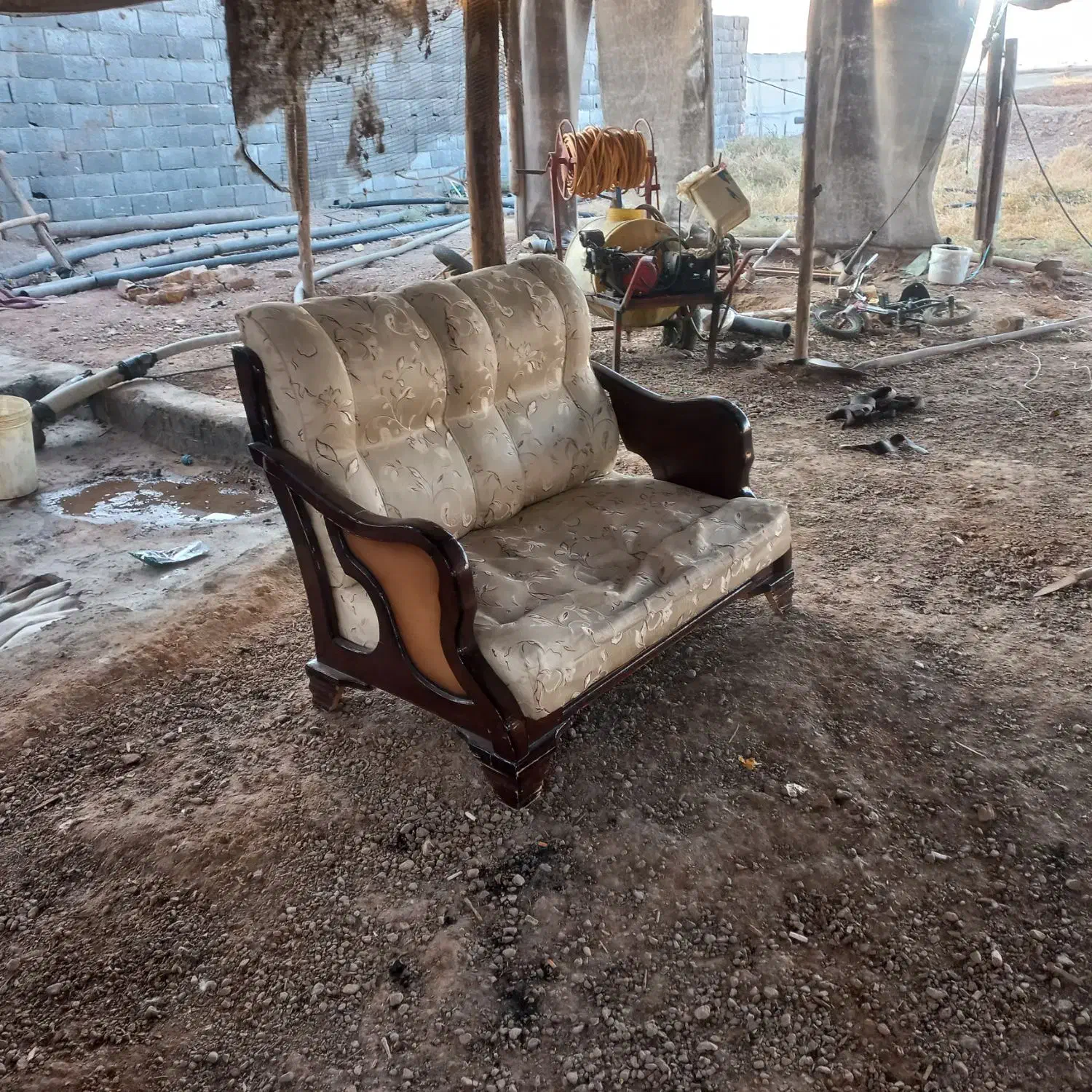 مبل|مبلمان خانگی و میز عسلی|ابریشم, |دیوار