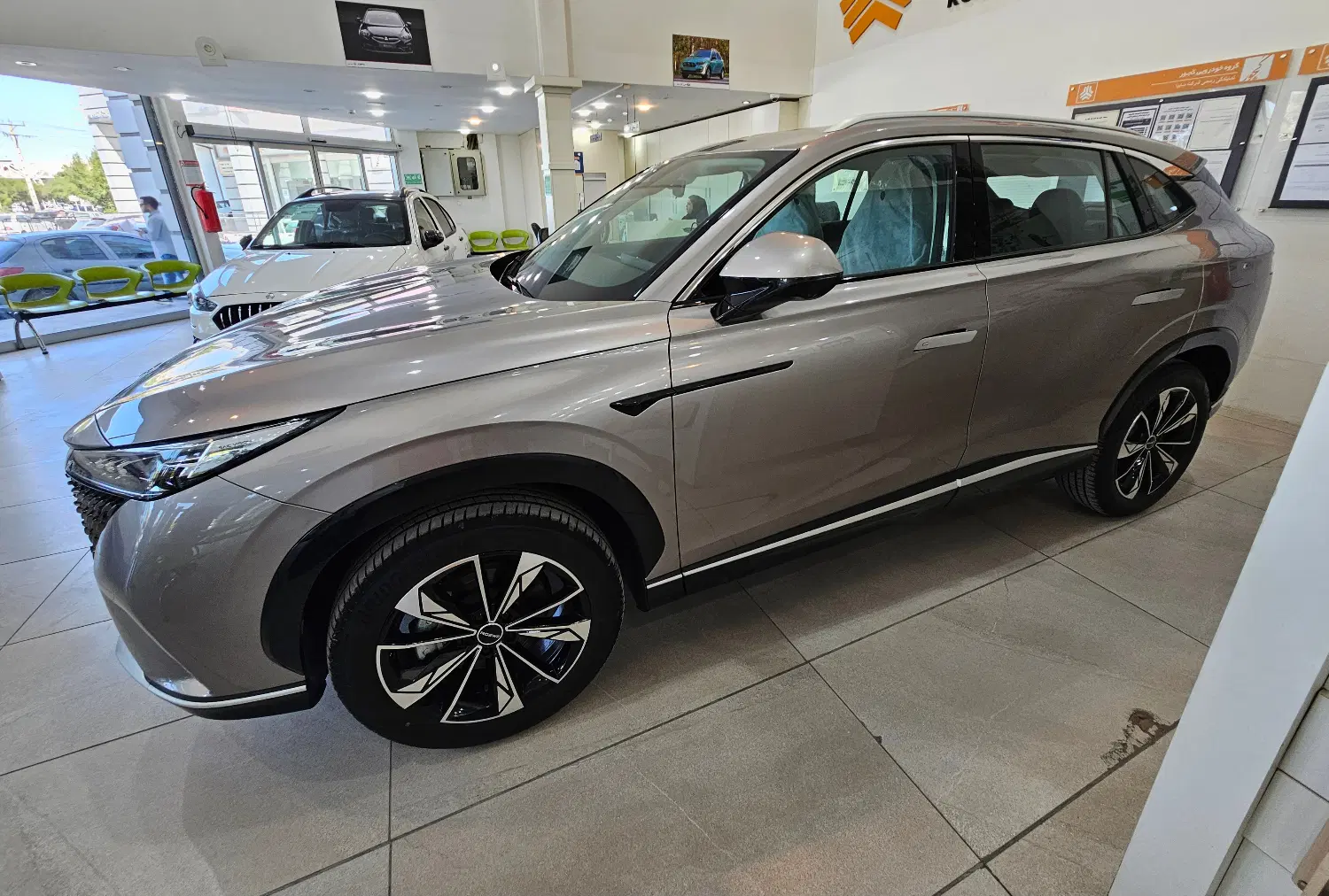 رووی roewe erx5 (MG HS )|خودرو سواری و وانت|تهران, ارم|دیوار