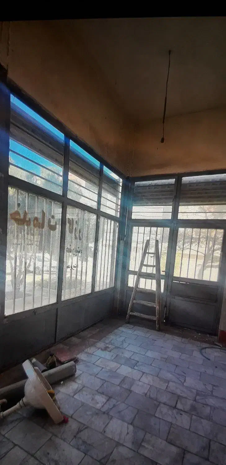 درب وپنجره مغازه آهنی|مصالح و تجهیزات ساختمان|مشهد, کارده|دیوار