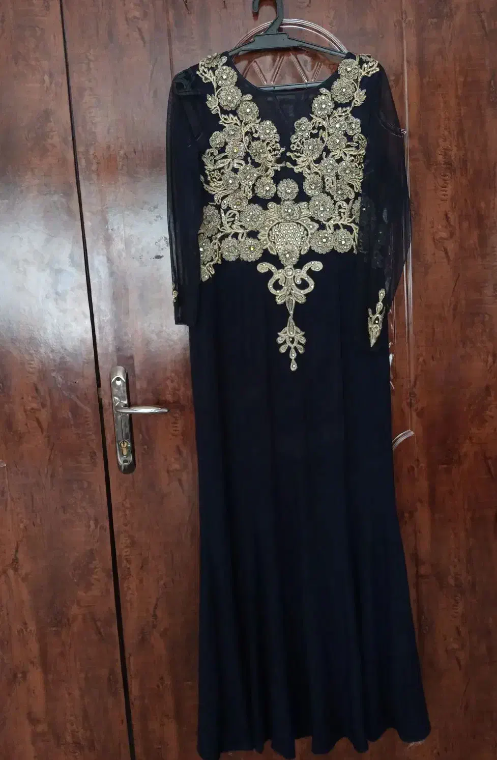 لباس مجلسی|لباس|داران, |دیوار