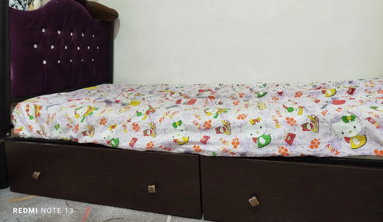 تخت خواب|تخت و سرویس خواب|بومهن, |دیوار