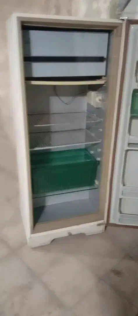 یخچال هوور  وفرش نه متری دست  باف کارکرده|فرش|تهران, افسریه جنوبی|دیوار