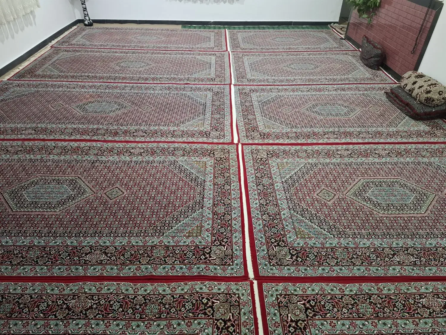 فرش زیبا و یکدست 40 متر در حد نو|فرش|کامیاران, |دیوار