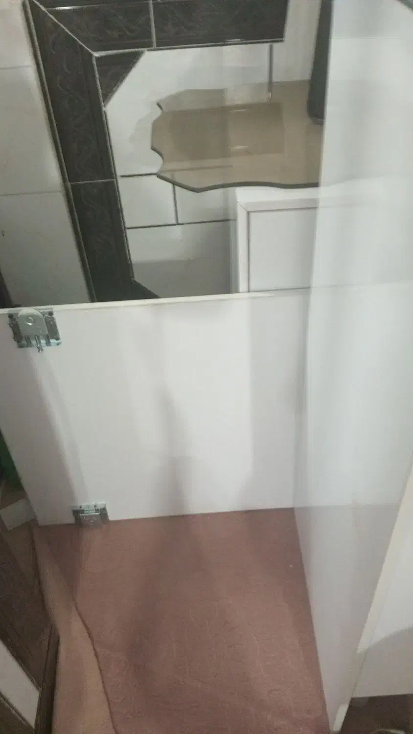 ویترین مخصوص موبایل و لباس.و یک عدد میز تعمیر|فروشگاه و مغازه|خان ببین, |دیوار