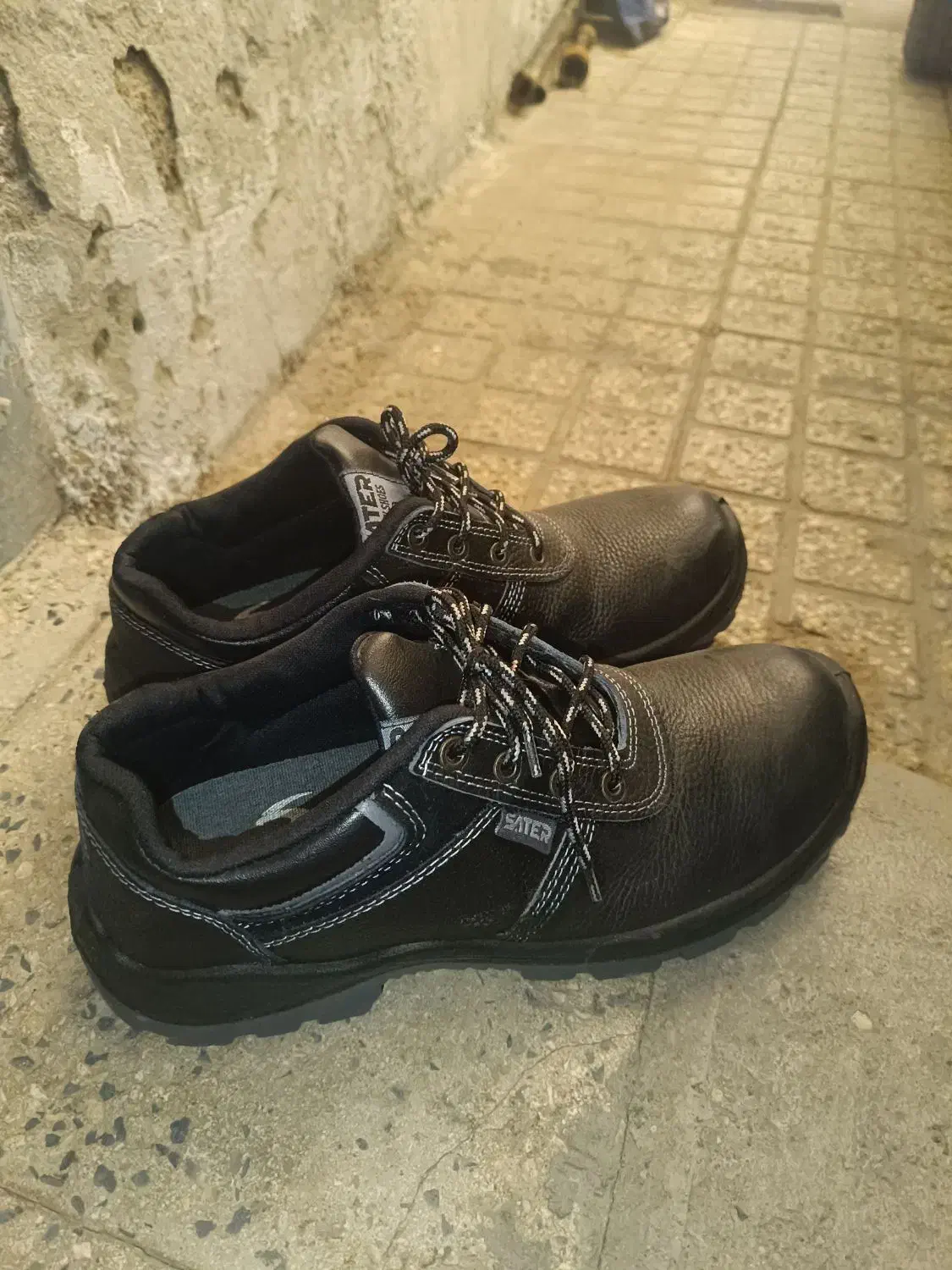 کفش کار|کیف، کفش، کمربند|ساوه, |دیوار