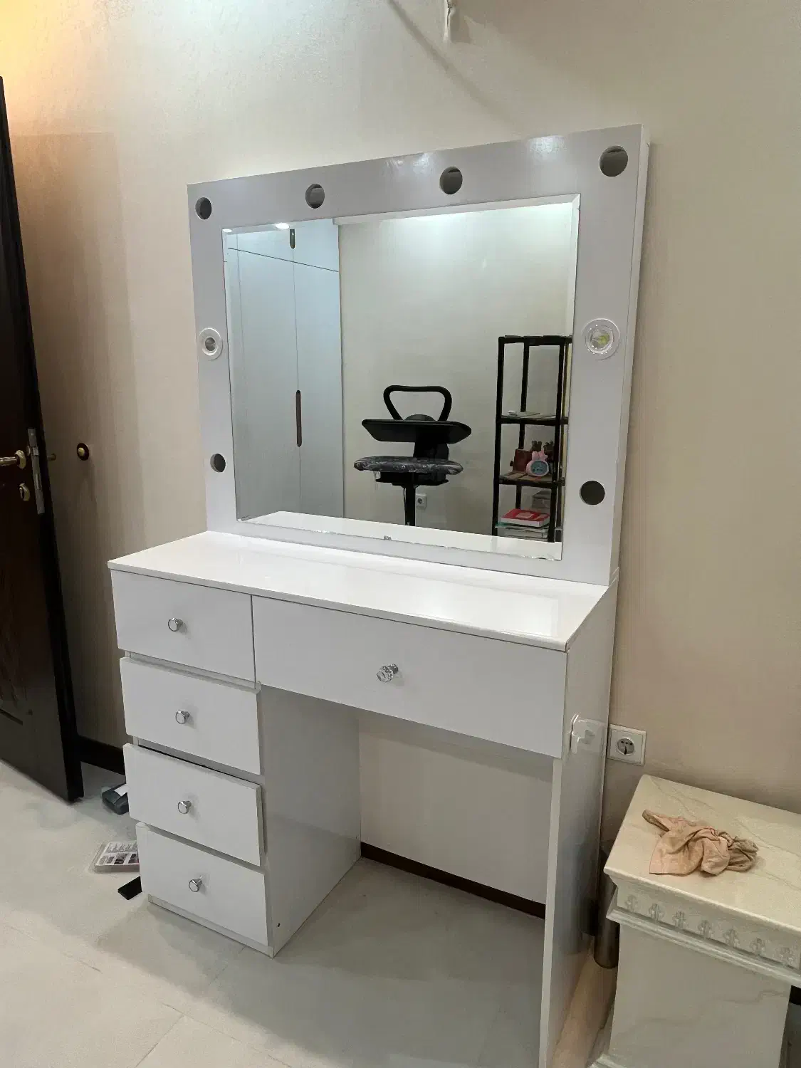 ست تخت|تخت و سرویس خواب|شیراز, فرهنگ شهر|دیوار