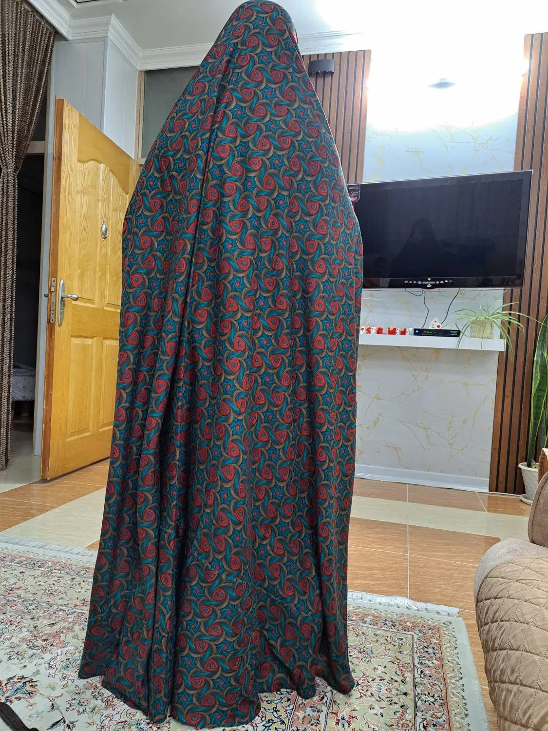 چادر رنگی دوخته شده ، نخی|لباس|خمینی‌شهر, |دیوار