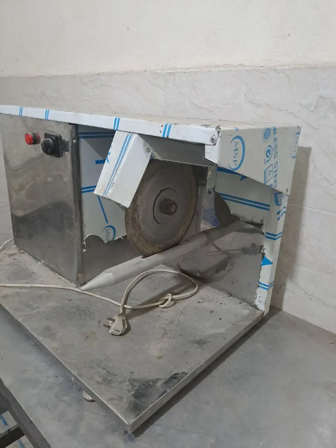 دستگاه مرغ خورد کن با میز استیل|خردکن، آسیاب، غذاساز|رشت, پارک شهر|دیوار