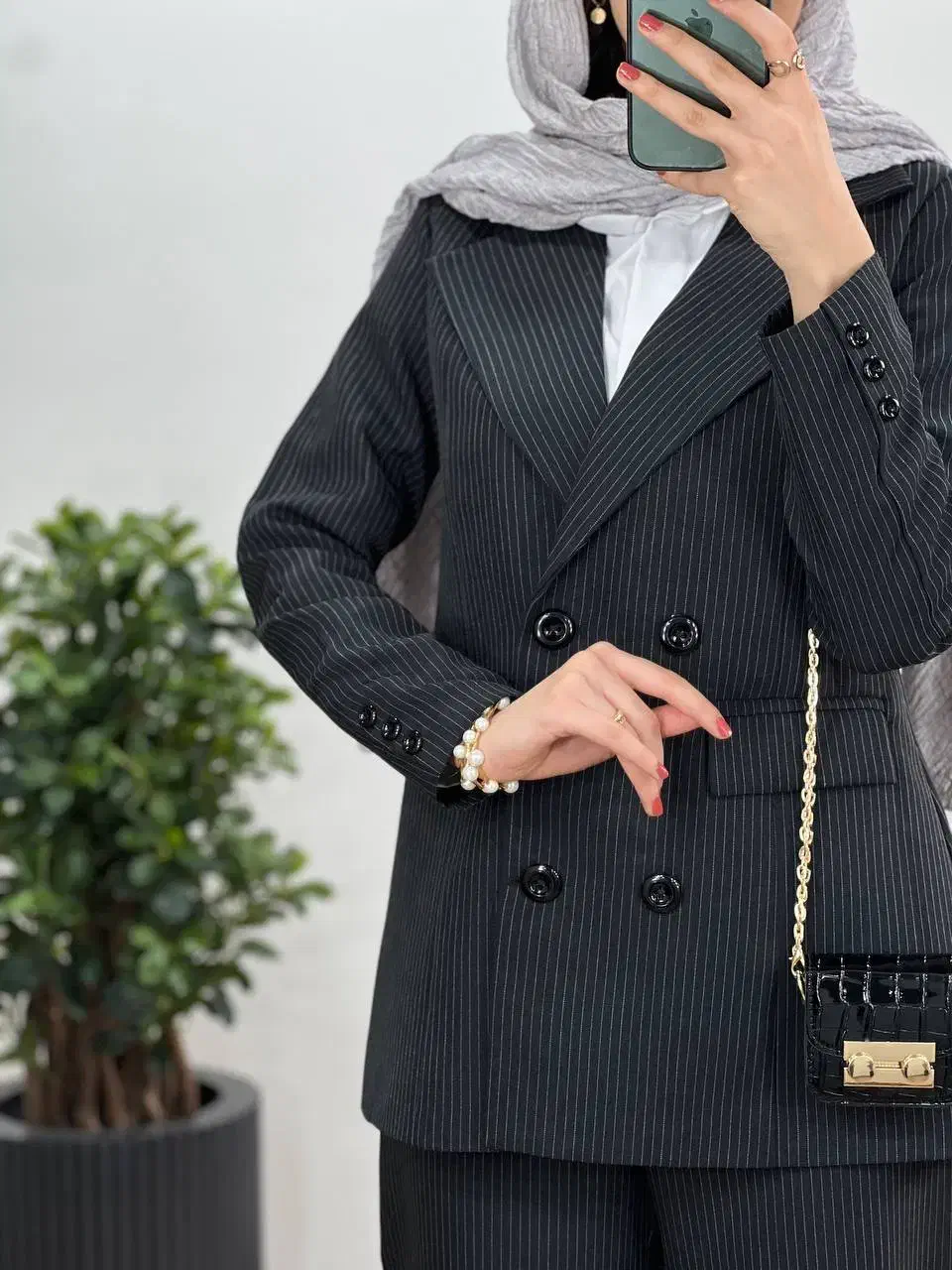 مانتو|لباس|قائن, |دیوار