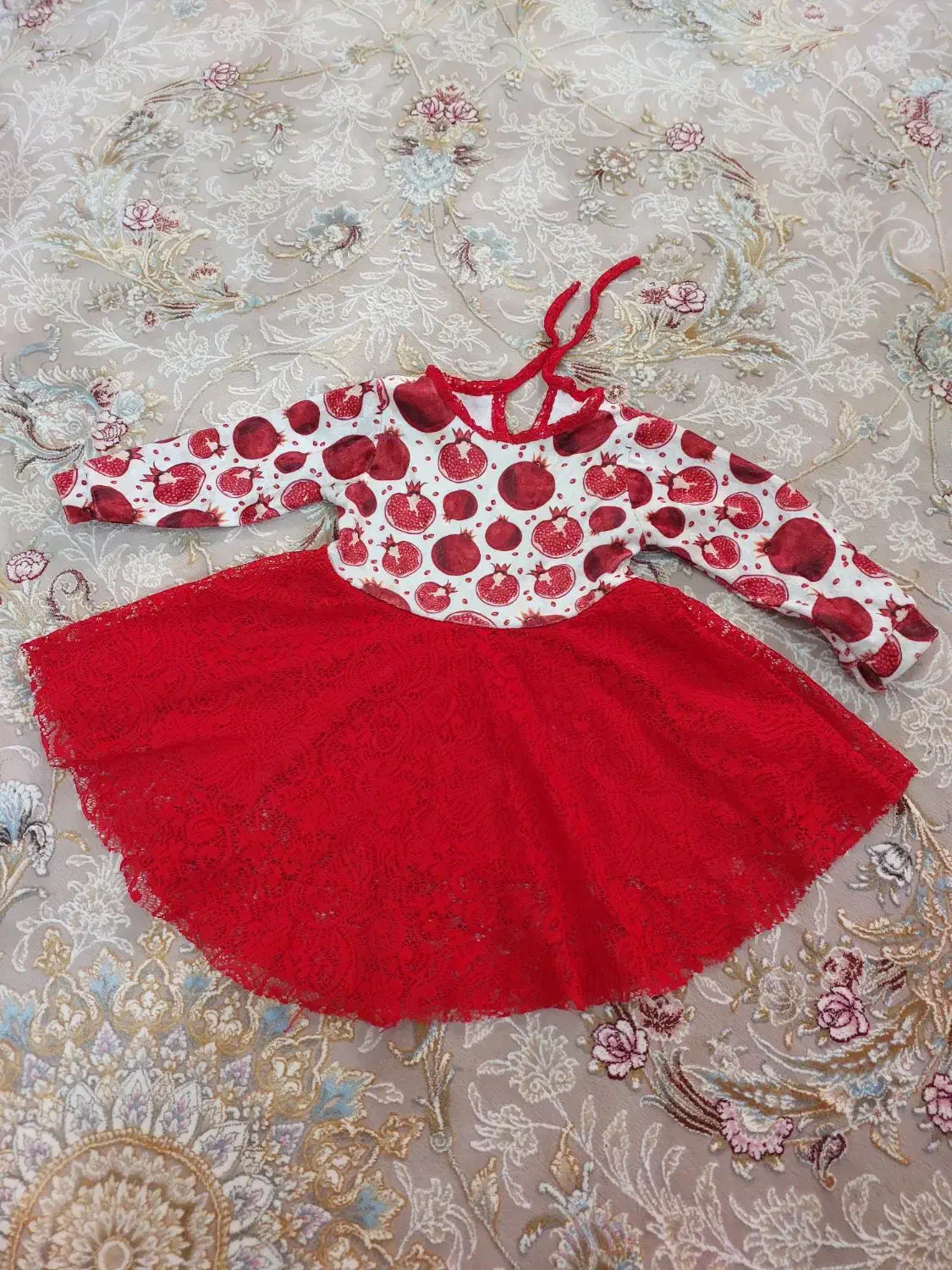 لباس یلدایی نو و پوتین بچگانه سایز26|کفش و لباس بچه|شاهین‌شهر, شهرک سایت|دیوار