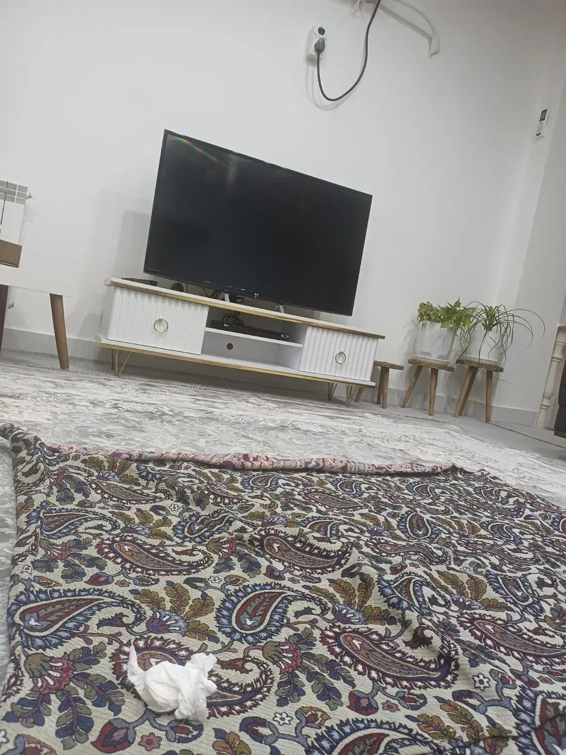زیر تلوزیونی|میز تلویزیون|دوگنبدان, |دیوار