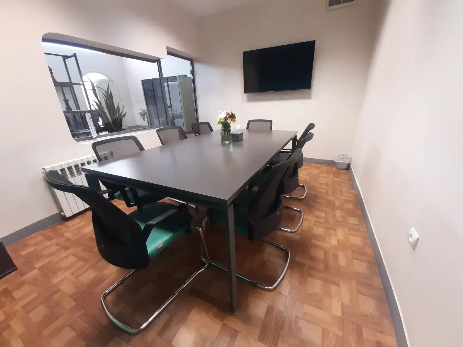 اتاق جلسه ۸ نفره و ۲ نفره، مرکز نوآوری اکباتان|اجارهٔ کوتاهمدت دفتر کار و فضای آموزشی|تهران, اکباتان|دیوار