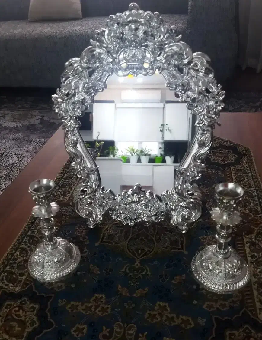 آینه و شمعدان|آینه|رشت, هلال احمر|دیوار