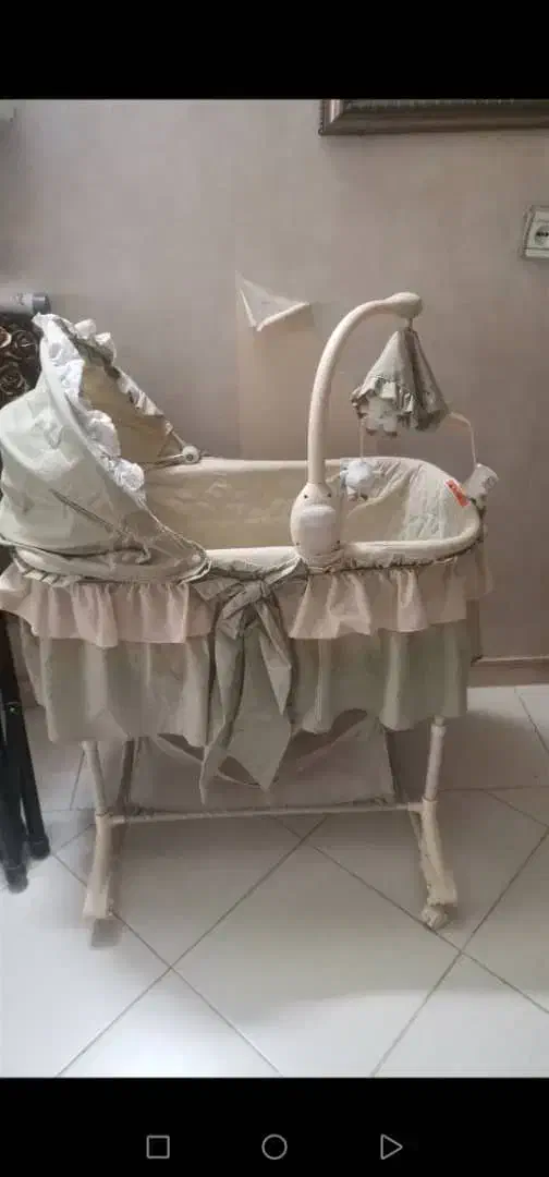 گهواره نوزاد|تخت و صندلی بچه|کرمانشاه, |دیوار