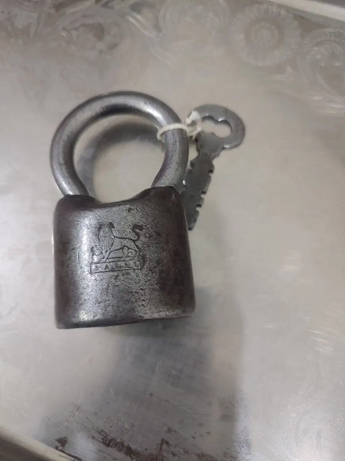 قفل قدیمی|کلکسیون و سرگرمی|رباط‌کریم, رباط‌کریم|دیوار