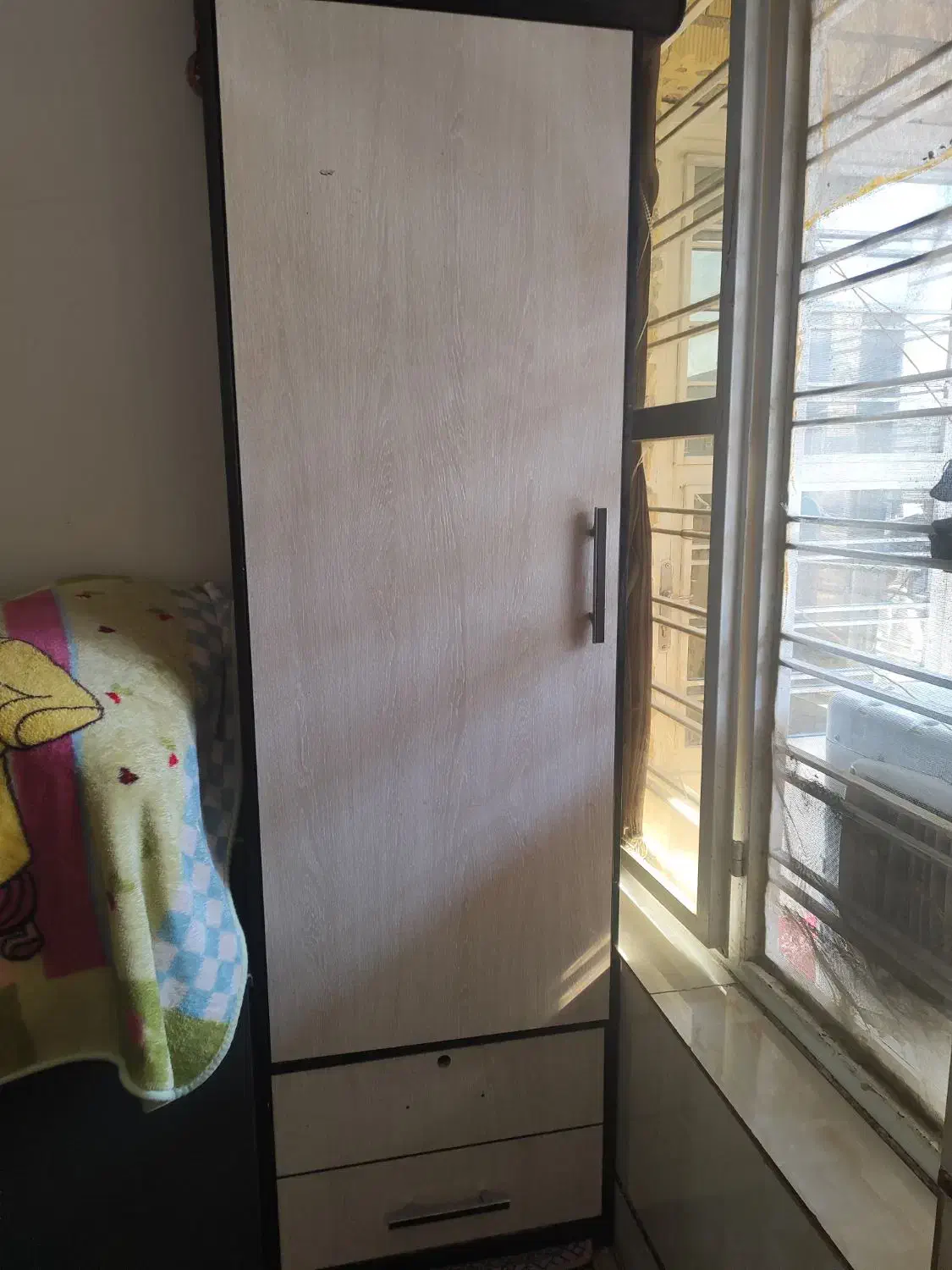 کمد لباسی درحد نو چوب خوب و محکم|جاکفشی، کمد، دراور|مرودشت, ابوذر شمالی‎|دیوار