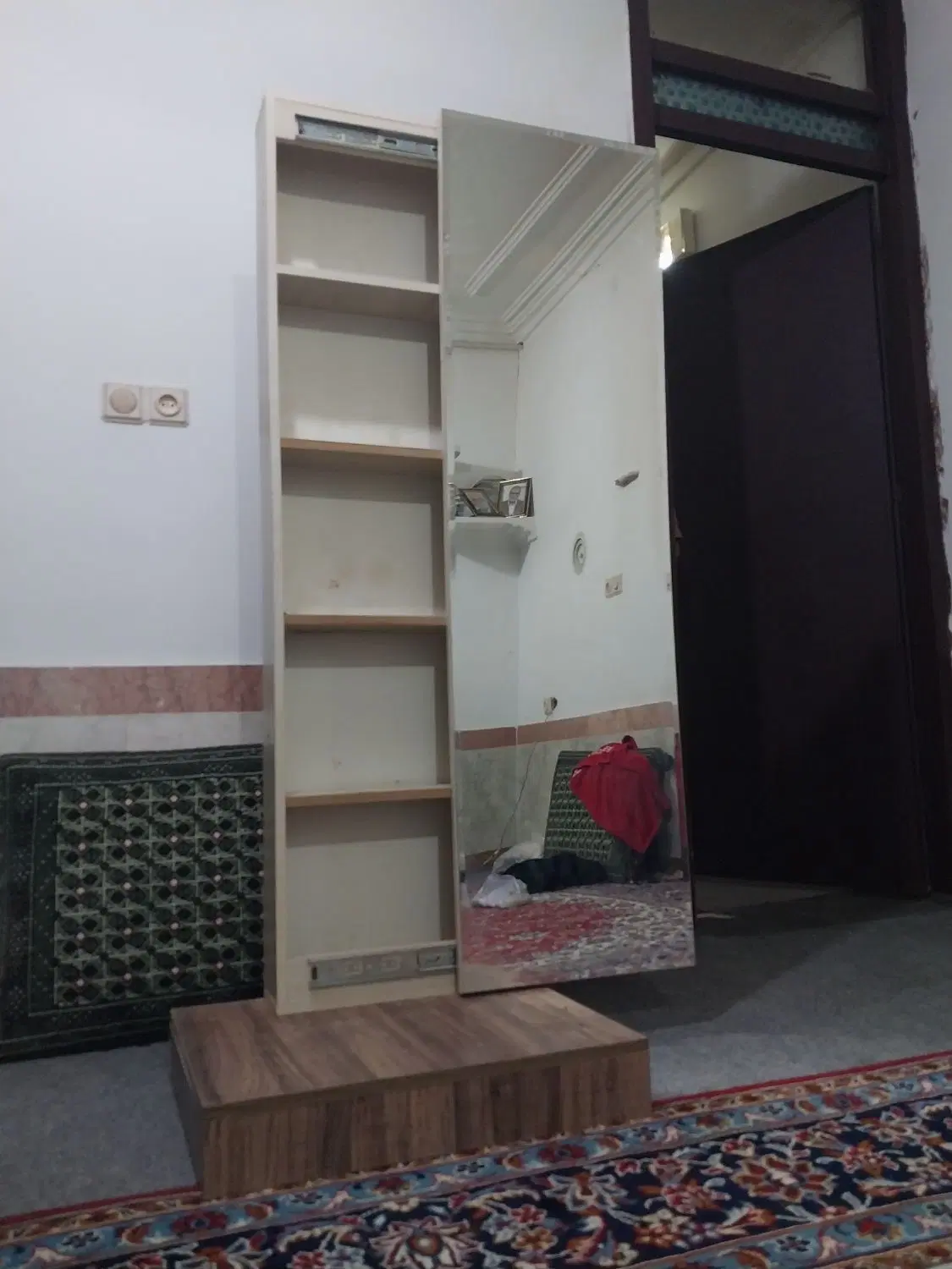 اینه|آینه|گرگان, |دیوار