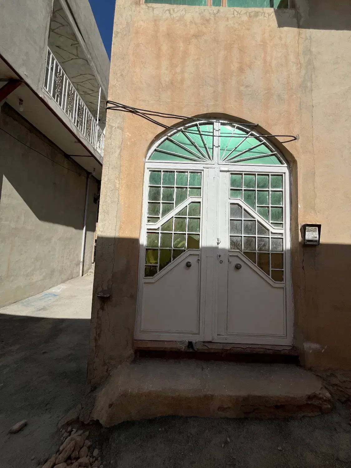 مغازه دور میدان ولیعصر|اجارهٔ مغازه و غرفه|ایوان, |دیوار