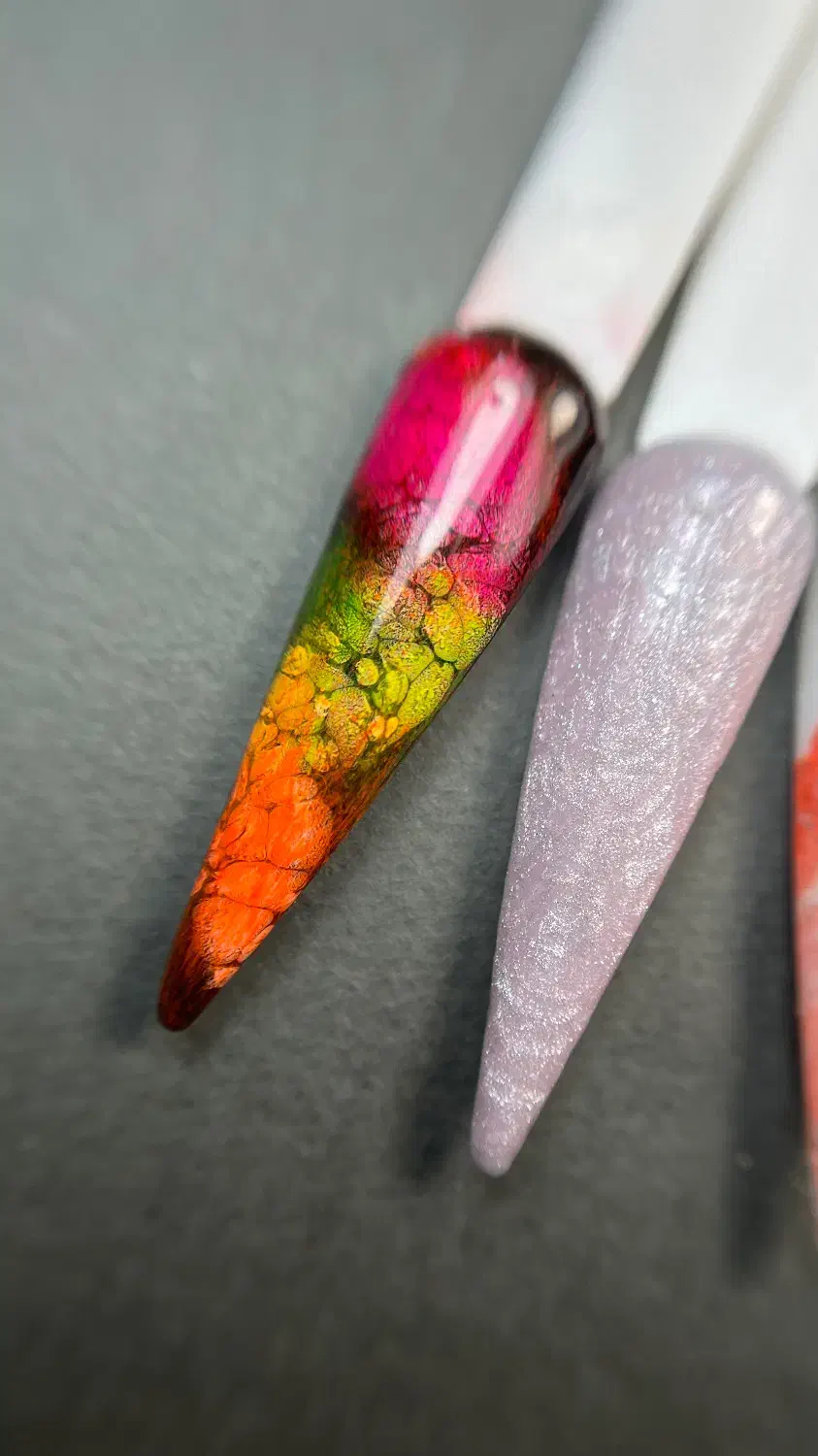 کاشت و طراحی تخصصی ناخن|خدمات آرایشگری و زیبایی|سنندج, |دیوار