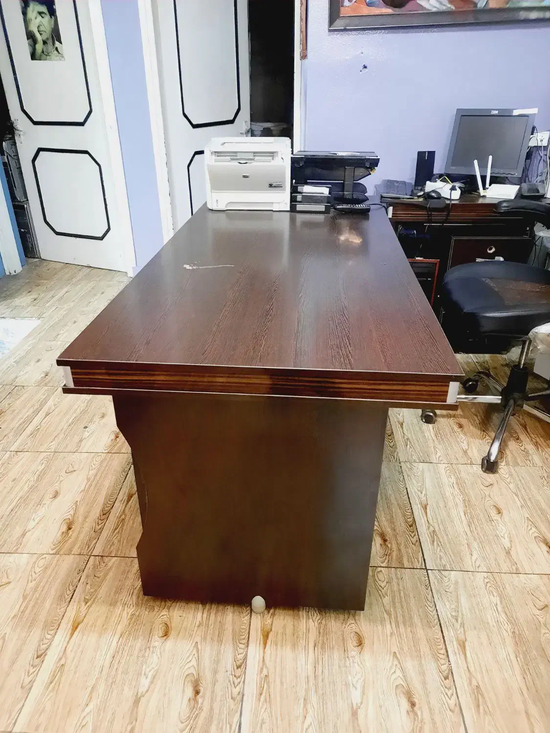 ست کاملِ میز و صندلی حرفهای|دفتر کار|رشت, گلسار|دیوار