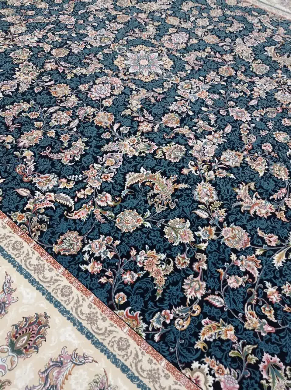 قالی ۱۲ متری ۱۲۰۰ شانه ۳ عدد|فرش|ساوه, |دیوار