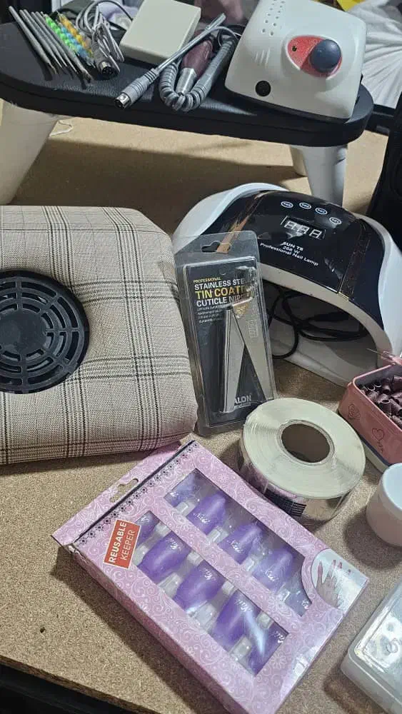 وسایل ناخن|آرایشگاه و سالن‌های زیبایی|هشتگرد, شهرک ولیعصر (مصلی)|دیوار