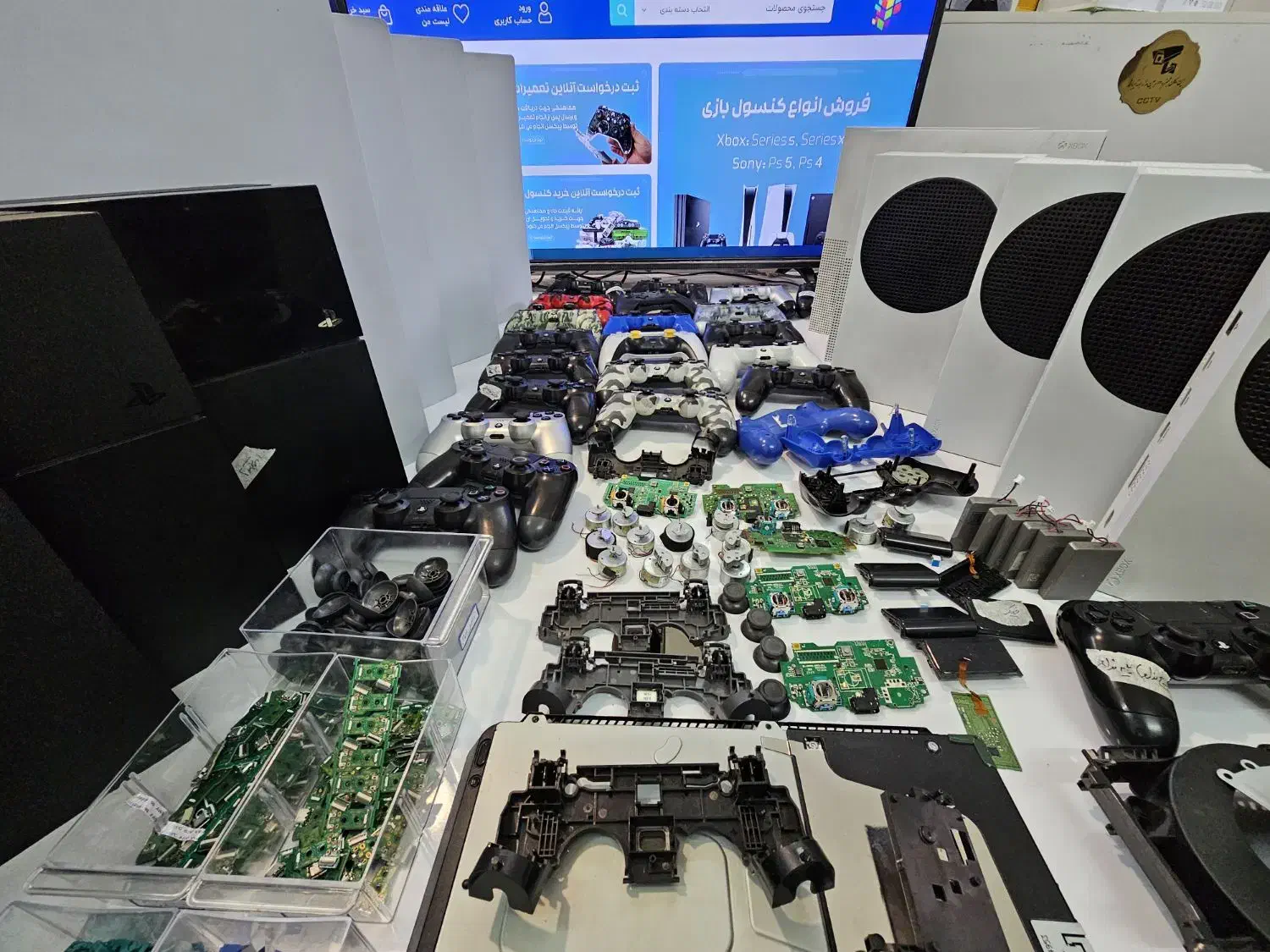 کنسولتعمیراتتخصصیانواعXBOX/PS5/PS4|کنسول، بازی ویدئویی و آنلاین|قم, زنبیل آباد|دیوار