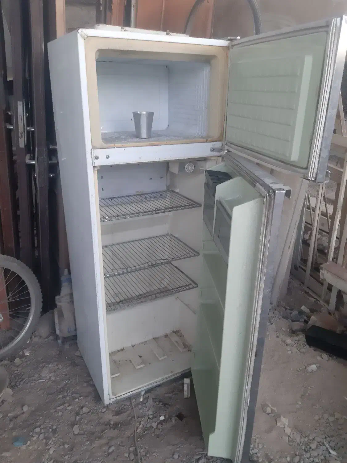 دوعددیخچال|یخچال و فریزر|ابریشم, |دیوار