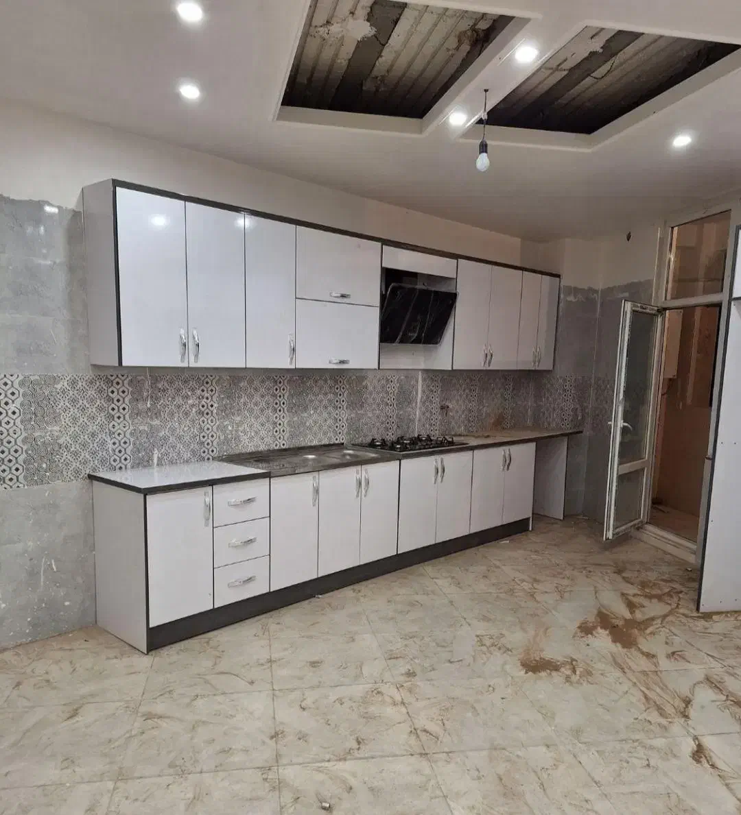 کابینت ویترین دار قدی کدdjdj3930مهدی|مصالح و تجهیزات ساختمان|رشت, جانبازان|دیوار