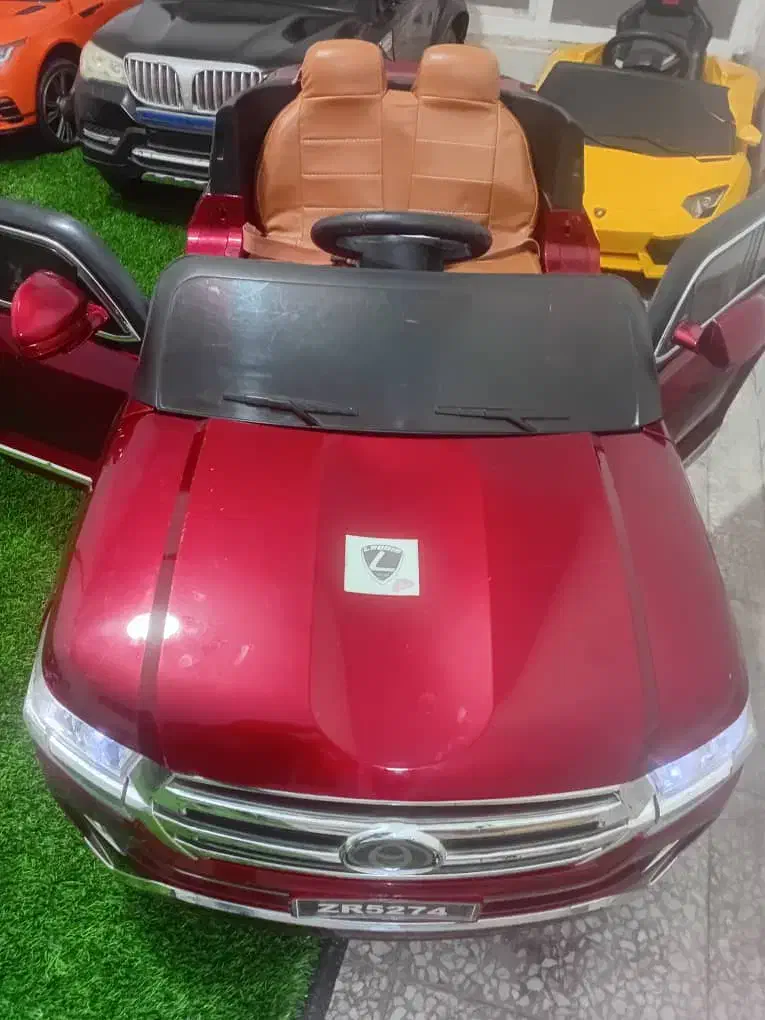 ماشین شارژی 4 موتوره|اسباببازی بچه|قم, هفت تیر|دیوار