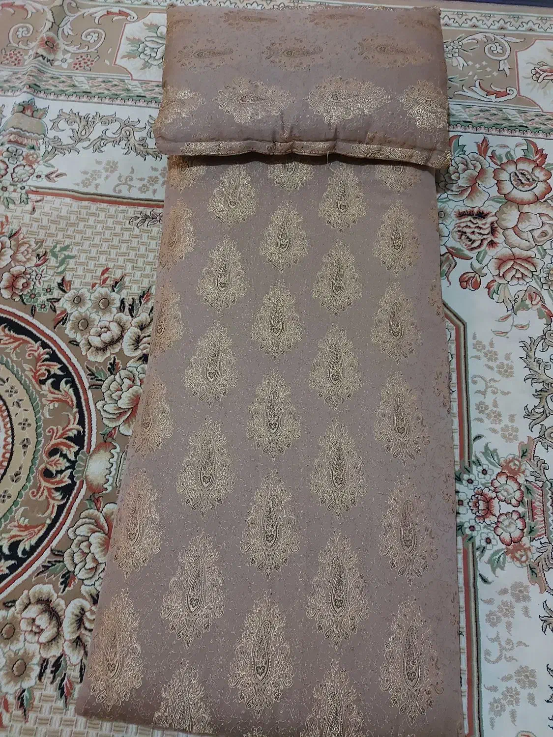 ۳عدد تشک به همراه ۳ عددبالش|رختخواب، بالش، پتو|شیراز, شهرک ایثار|دیوار