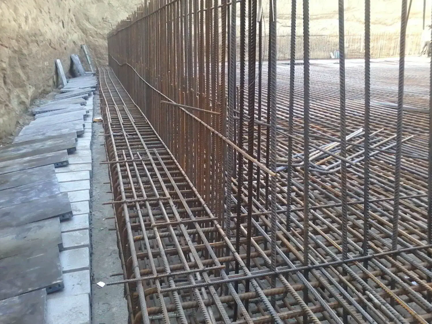 آرماتوربند و قالب بند|استخدام معماری، عمران و ساختمانی|کاشان, مشکات|دیوار