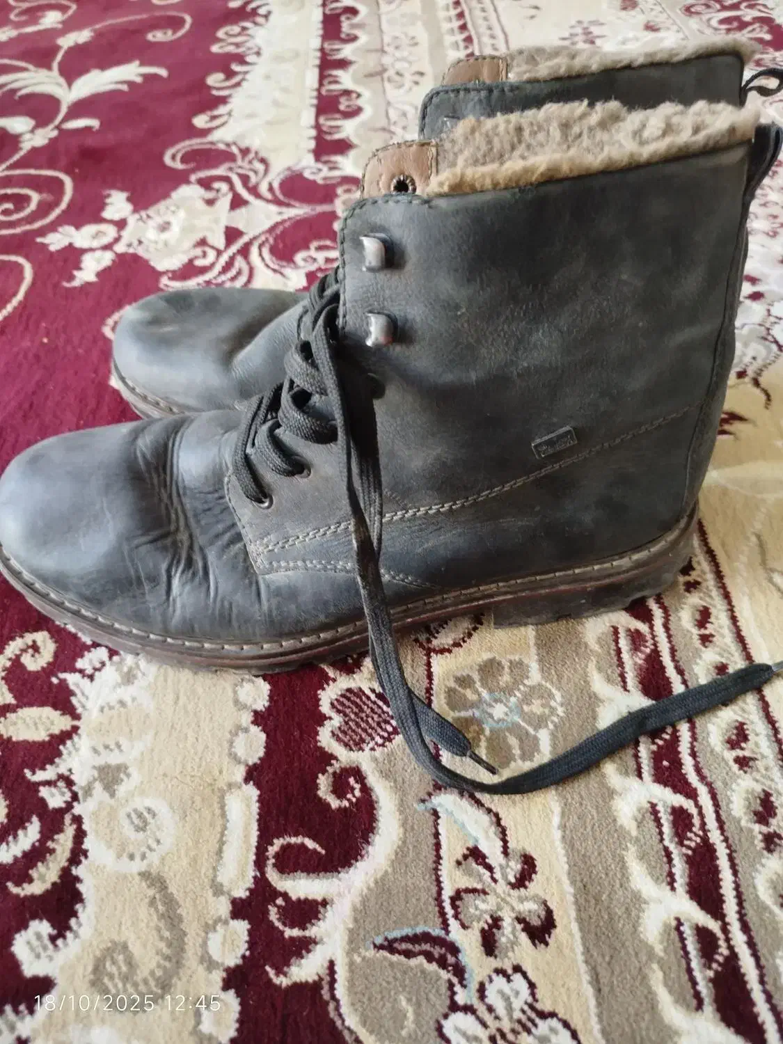 کفش|کیف، کفش، کمربند|زابل, |دیوار